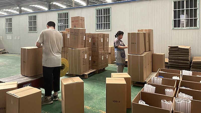 國內(nèi)發(fā)貨液氮罐，正在打包